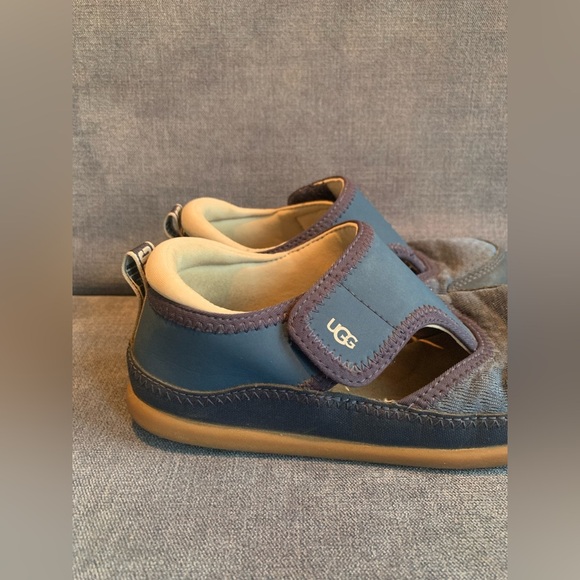 Unisex Kids Ugg Blue Delta Closed Toe Fisherman Adjustable Comfortable Sandal 12 - Picture 3 of 10